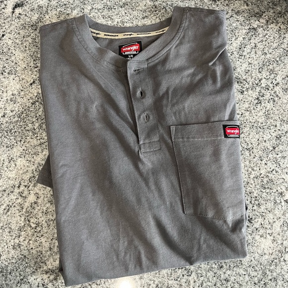 NWT 2 Wrangler “Work Wear” Shirts - Picture 6 of 8